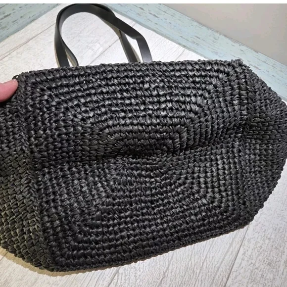 DKNY PALOMA R41ADF62 XL Black Tote, NWT MSP$148 - Picture 4 of 9